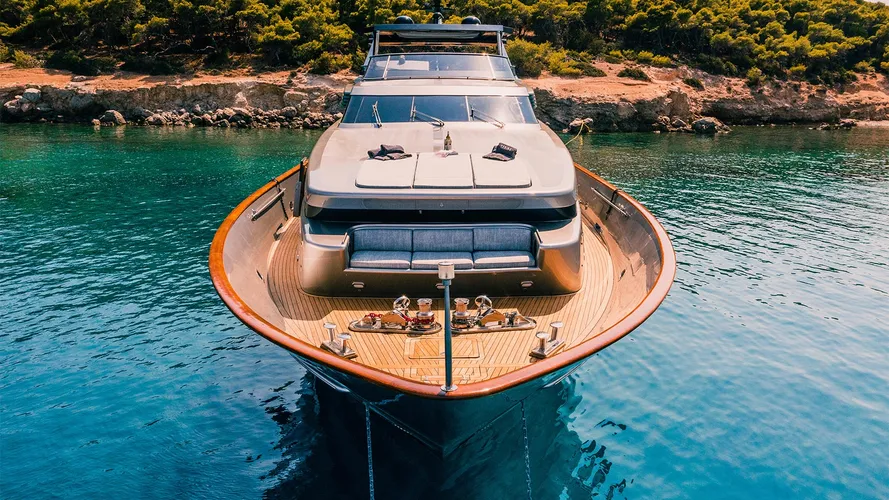 OVAL yacht for charter (Cantieri di Pisa, 31.1m, 2006)